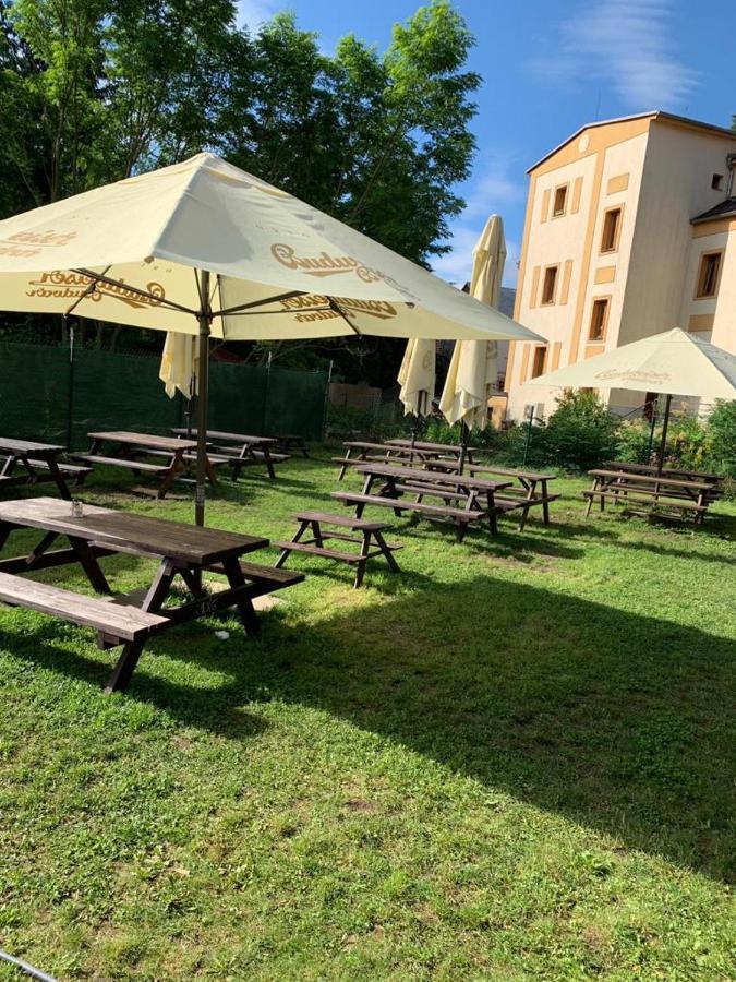 Pivovar Maly Janek - Restaurace, Penzion A Stany Jince Екстериор снимка